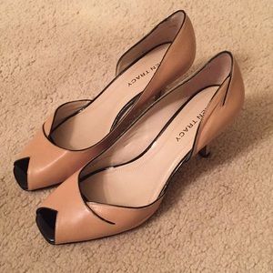 Ellen Tracy leather open toe heels